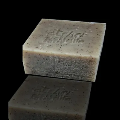 Jabón frío exfoliante de CBD de Isla de Francia