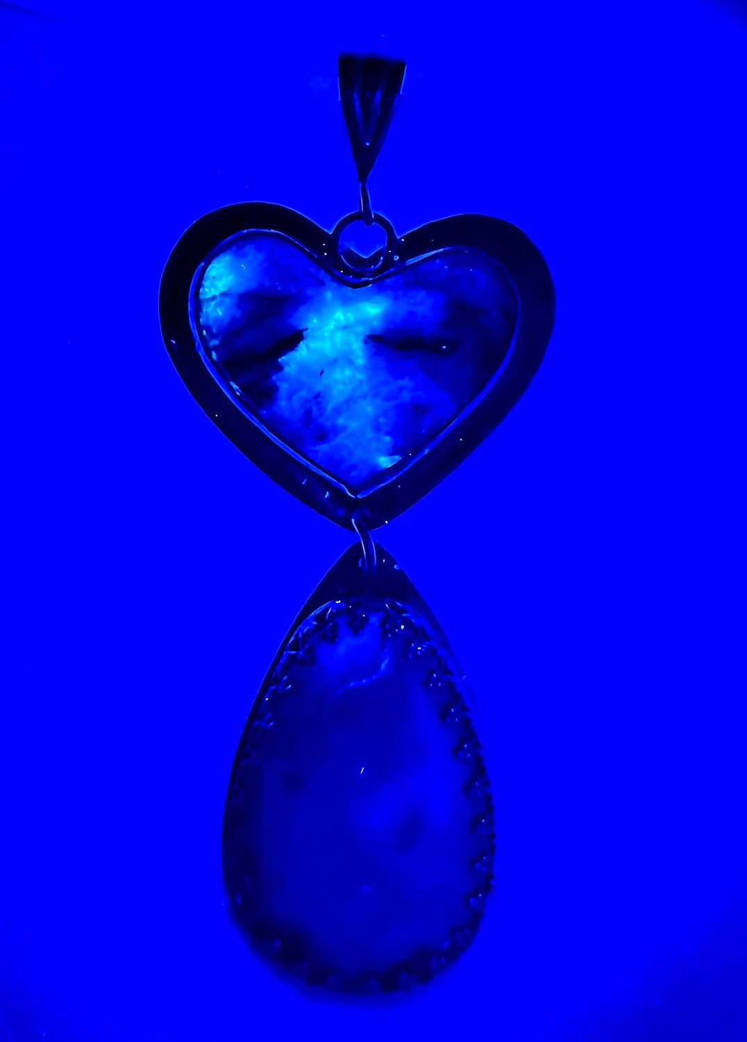 Columbia 23 Heart Drop Pendant (with galaxy effect)