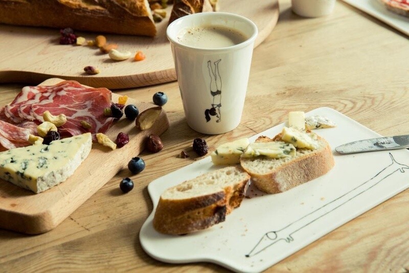 beker handstand girl