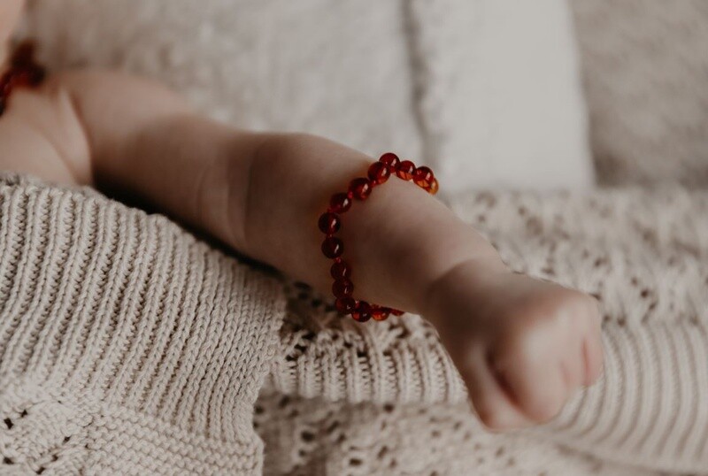 Amber armband voor baby