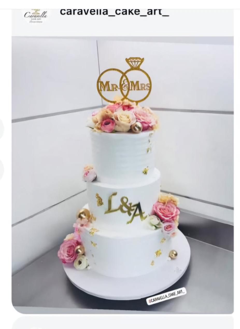 3 stöckige Hochzeitstorte “E&amp;M” 14.07.25