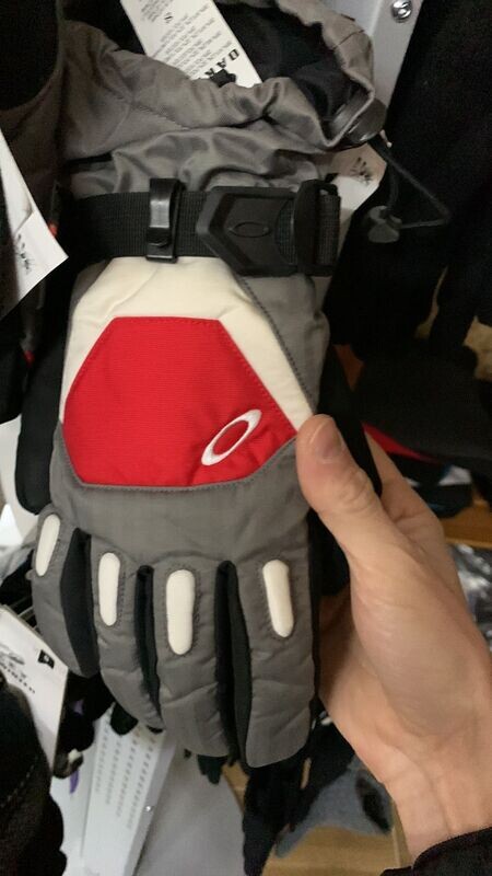 Guanto Oakley