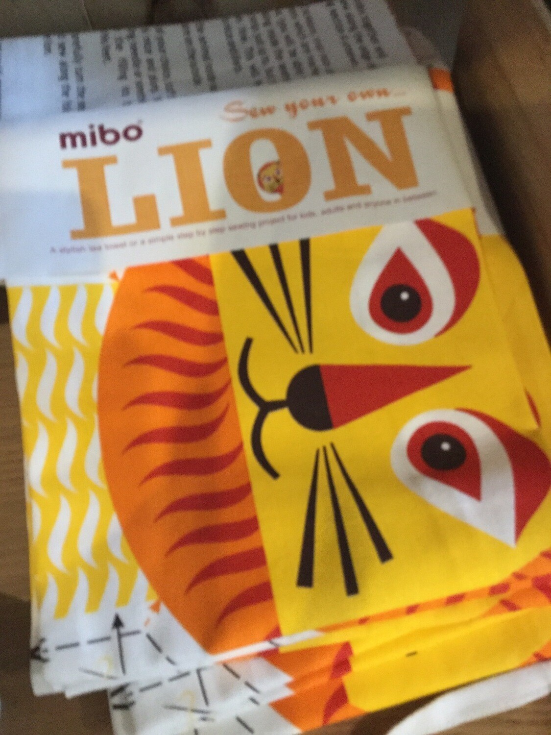 I’m on Sew Your Own Lion Craft Tea Towels