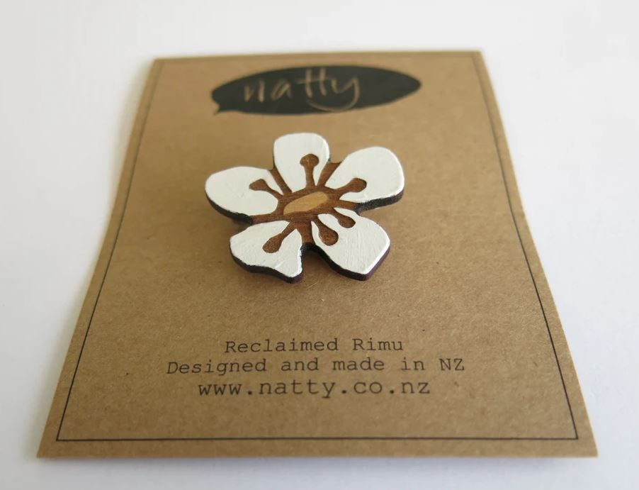 Natty Rimu Wooden jewellery, Style: 1. Manuka Brooch