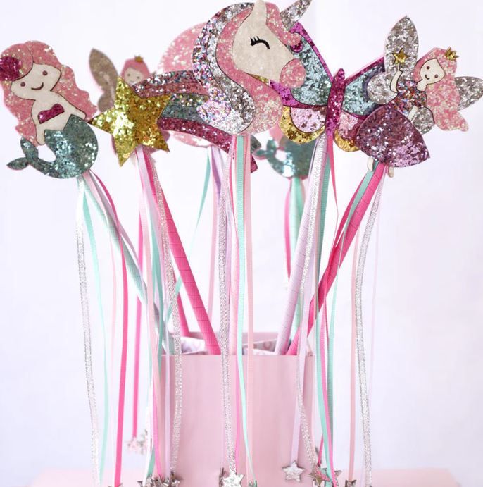 Lauren Hinkley Wands