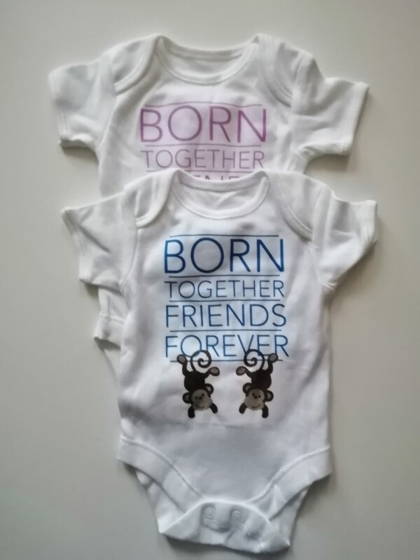 Newborn bodysuits (0-3)months