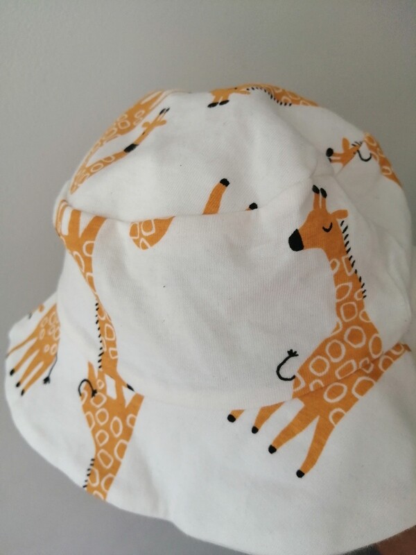 giraffe kids hat age UK 18 - 24M
