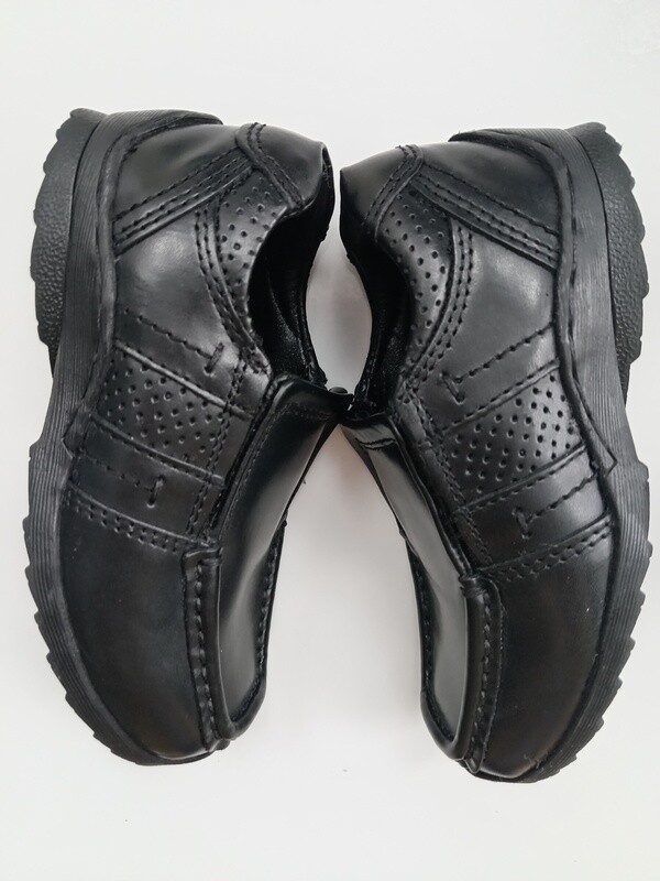TU black upper leather shoes kids size UK 8