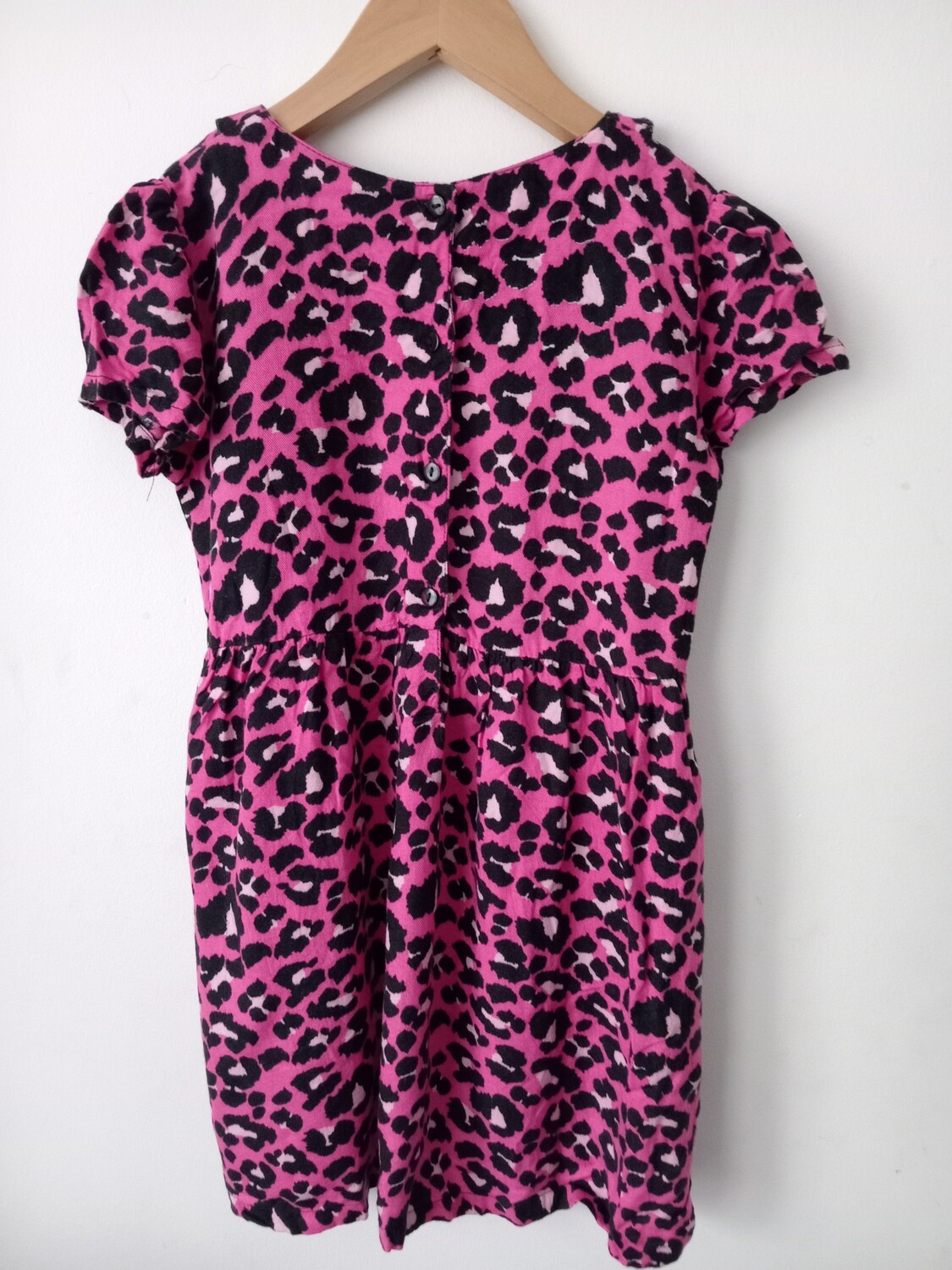 Girls wear pink dress age 6yrs old