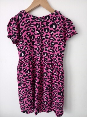 Girls wear pink dress age 6yrs old