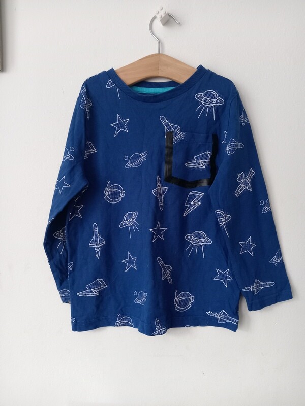 Long-sleeved t-shirt  age 4-5yrs old