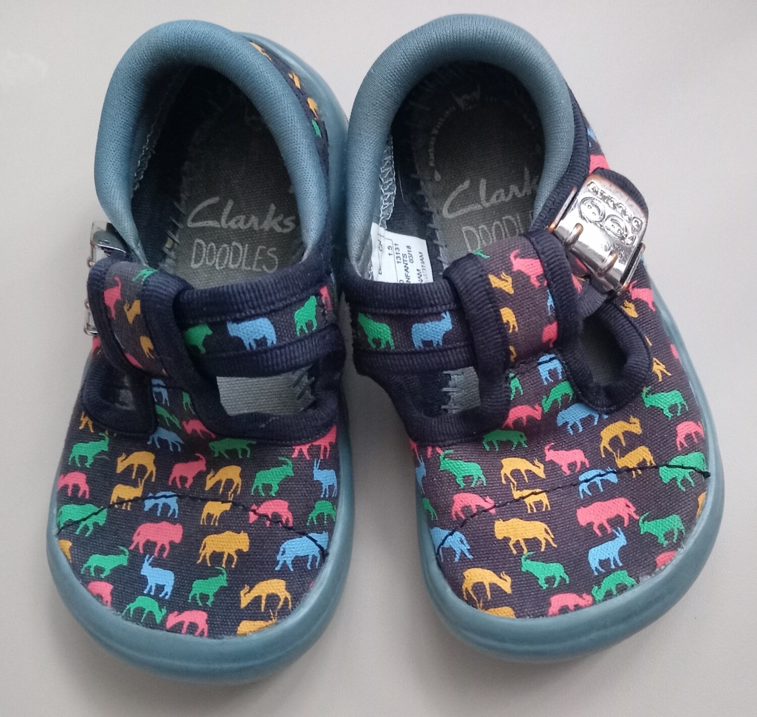 Clarks canvas shoes size 4F