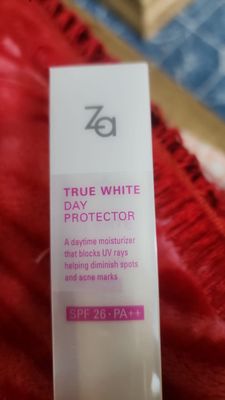 ZA TRUE WHITE DAY PROTECTOR SPF26 (Primer /Make up)