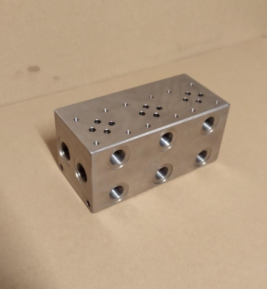 Cetop 3 NG6 pohjalaatta rinnankytketty 2 paikkaa