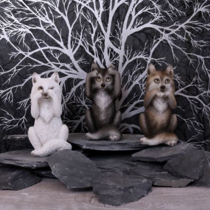 #12N Three Wise Wolves