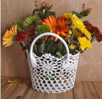 Lace Baskets with handle, 8"x 4 1/2"x 6 1/2", Price Each