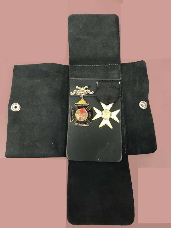 Jewel case, Black Leather Jewel Case w/double jewel pocket insert (Jewels shown are not included)