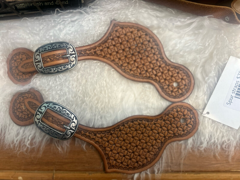 Geometric stamp men’s spur straps