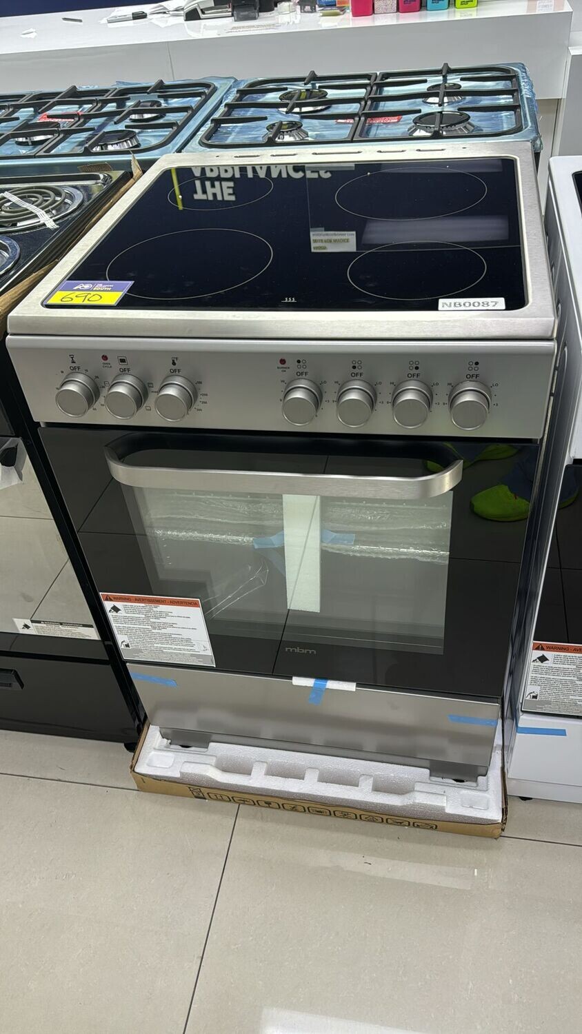 Estufa blanca nueva en caja eléctrica 20” marca MBM - Stainless stell