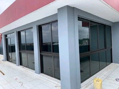 Fenêtre coulissante avec box