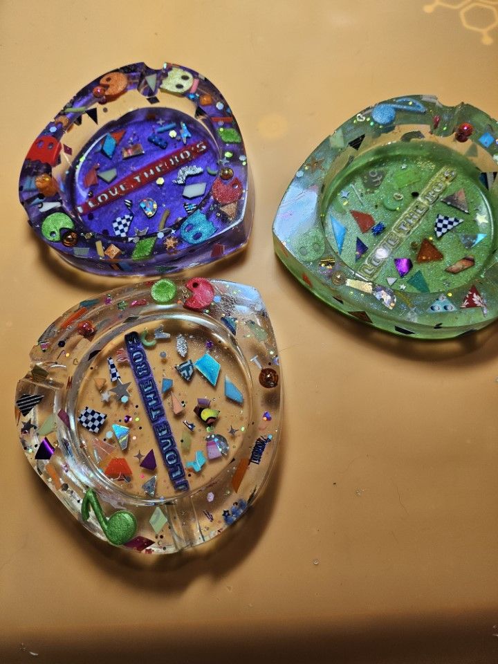 80&#39;s Ashtray 3 Sided