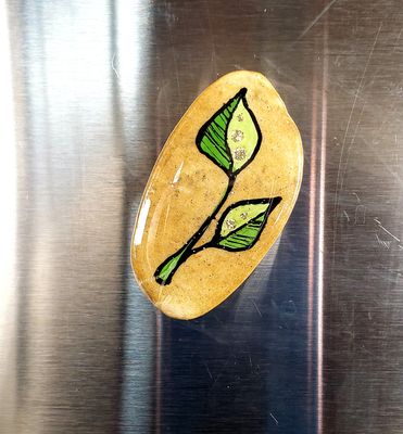 Twin leaves magnet