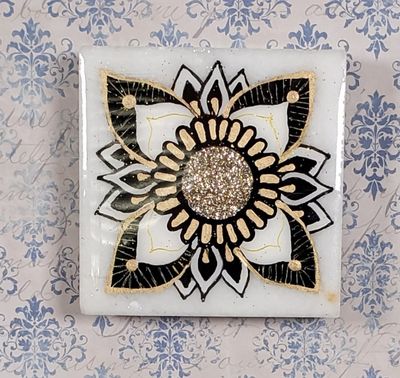 Black &amp; white mandala magnet