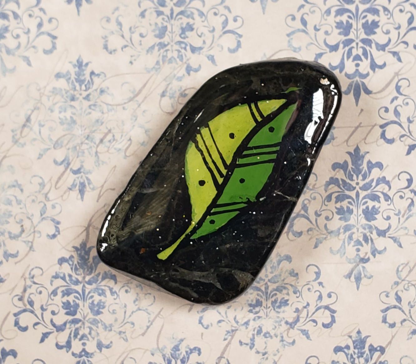 Green leaf magnet