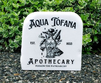 Aqua Tofana Apothecary Stone