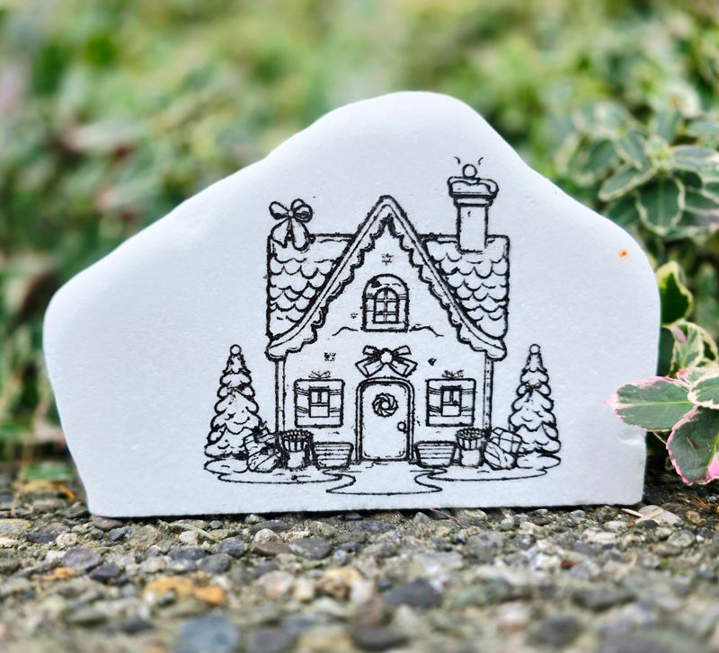Festive Gingerbread Cottage
