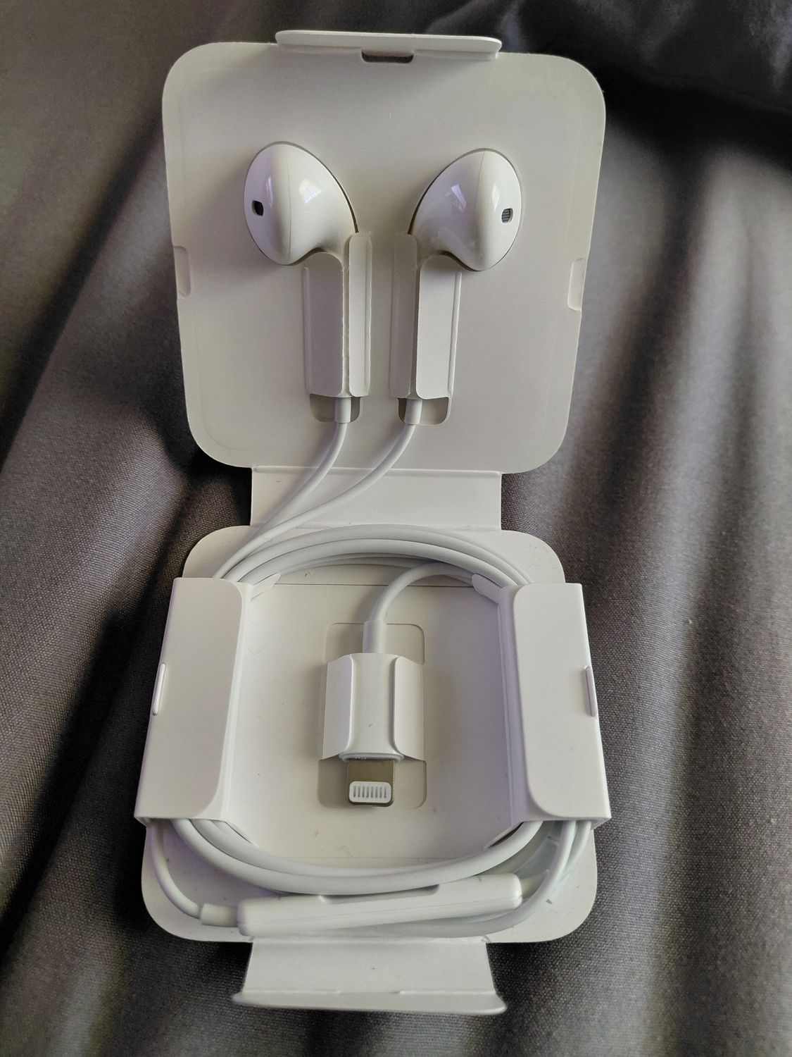Ear pod headphones