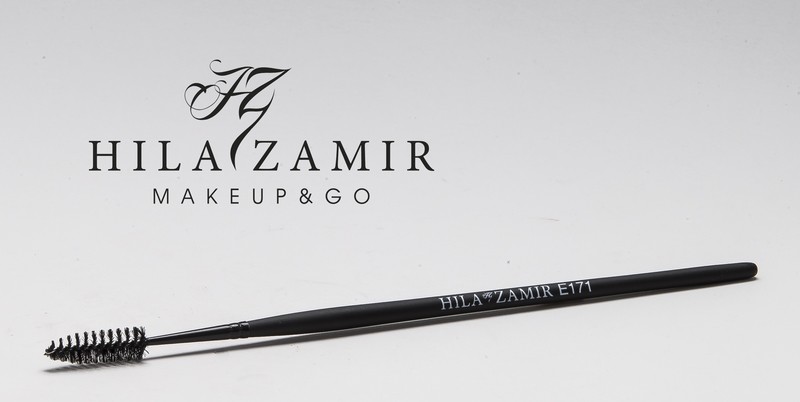 mascara brush