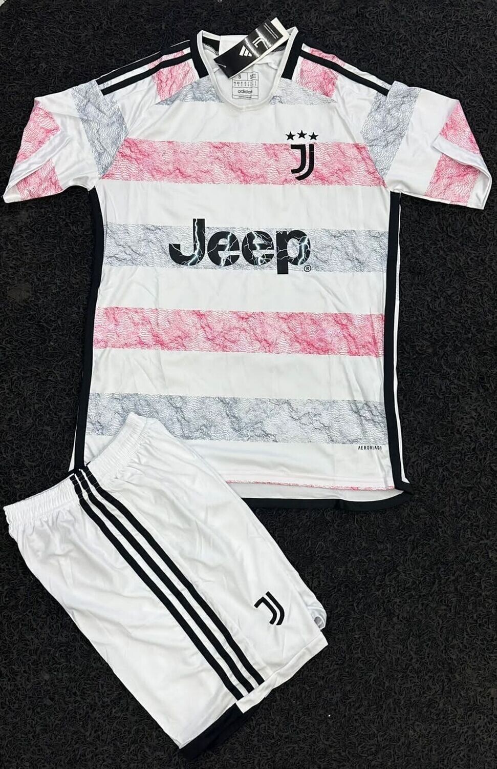 UNIFORME JUVENTUS VISITA 2024 IMPORTADO