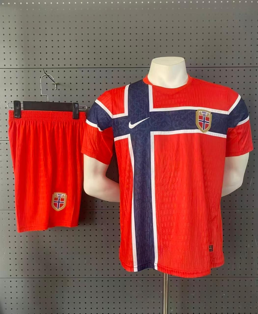 UNIFORME NORUEGA LOCAL IMPORTADO UNIFORME NORUEGA LOCAL IMPORTADO