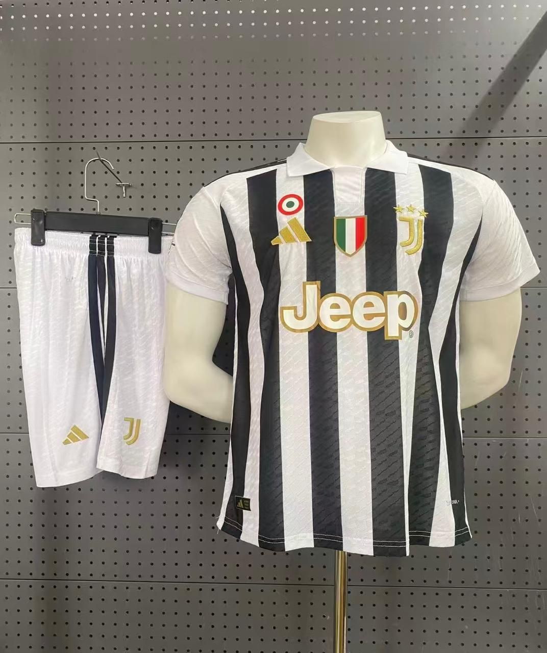 UNIFORME JUVENTUS LOCAL IMPORTADO UNIFORME JUVENTUS LOCAL IMPORTADO