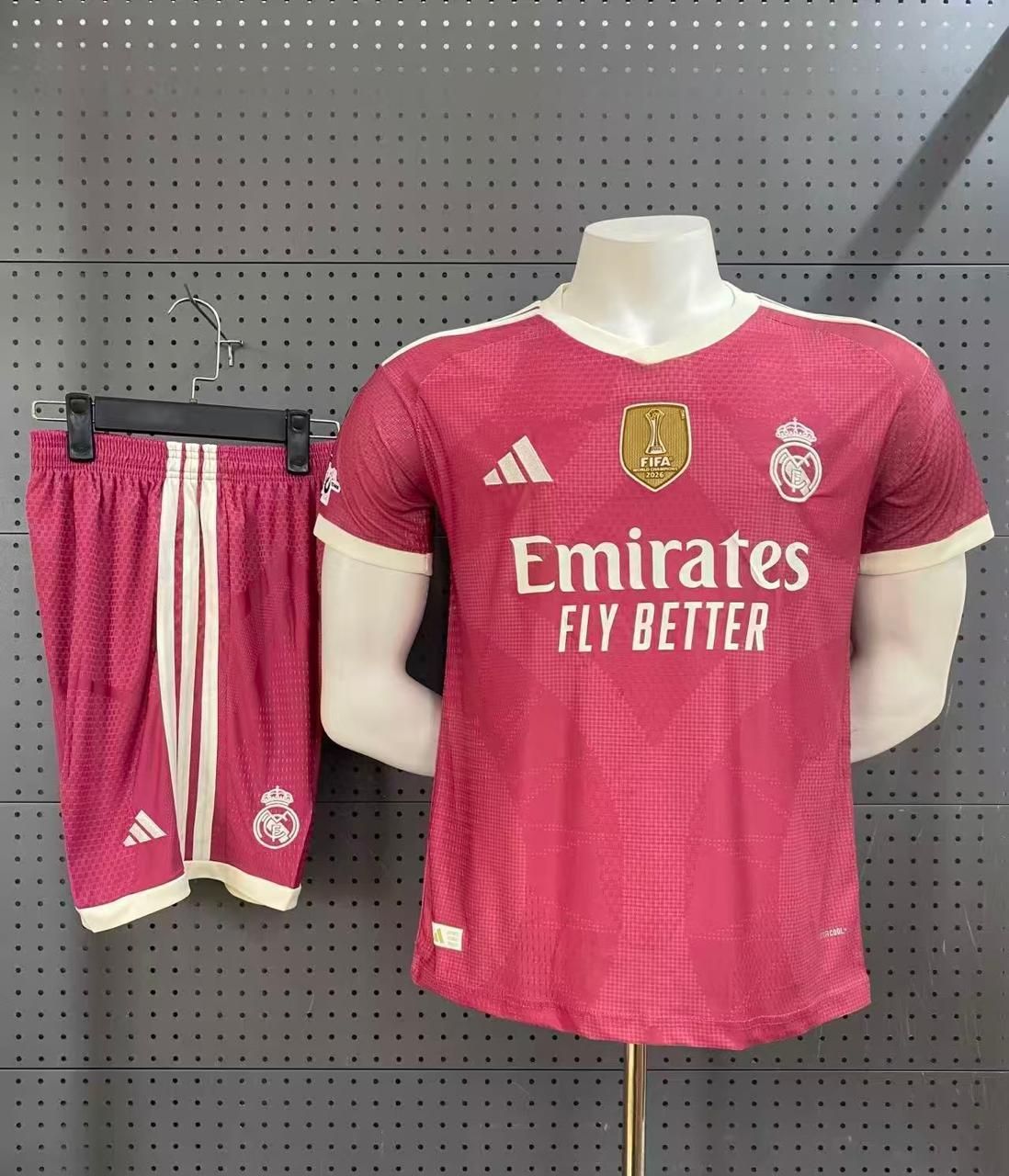 UNIFORME REAL MADRID VISITA IMPORTADO UNIFORME REAL MADRID VISITA IMPORTADO