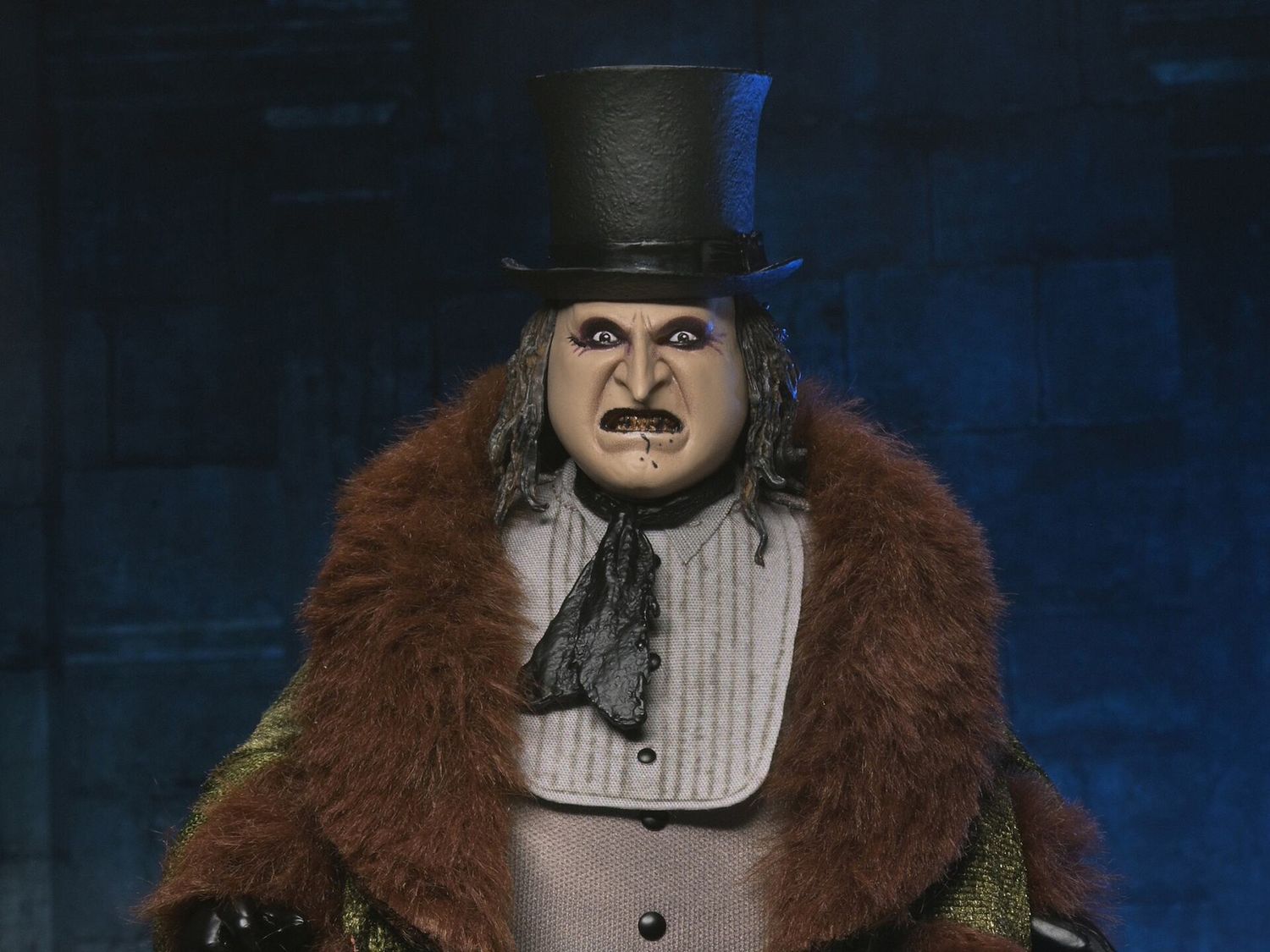 Batman Returns The Penguin Clothed NECA 20cm