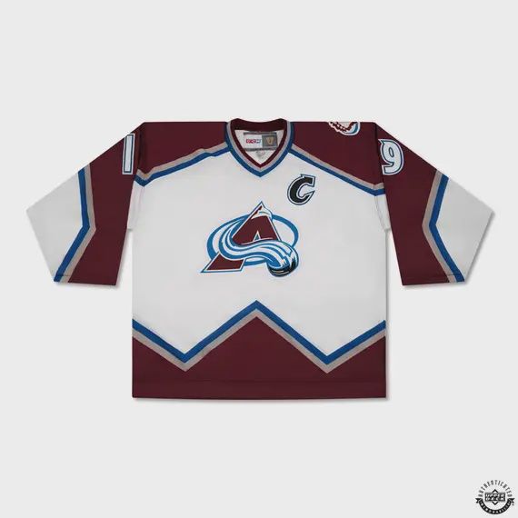 Joe Sakic Autographed and Inscribed "01 Stanley Cup Champs"Colorado Avalanche Home CCM Jersey /11