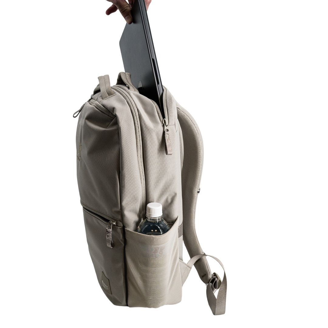 ダブルジップバックパック 22L | バッグ | Lululemon JP