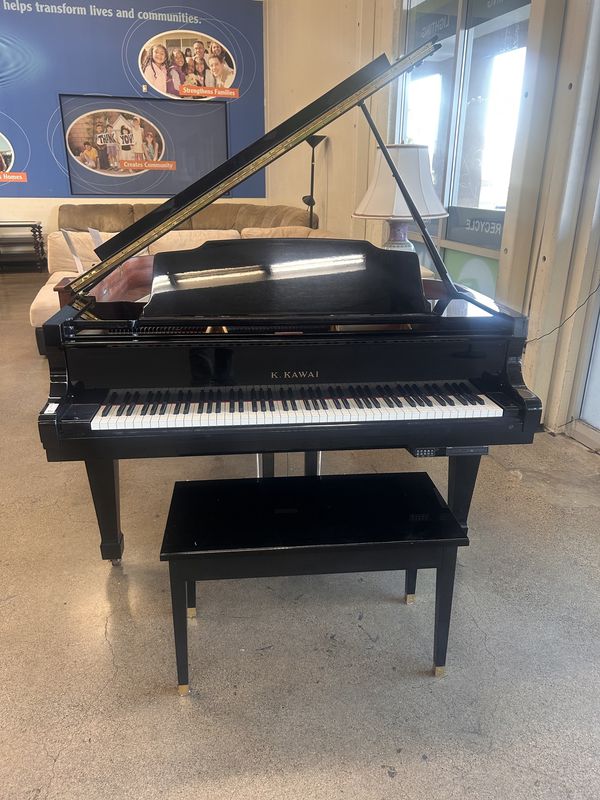 Kawai Grand Piano: GS-40