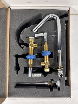 California Faucets: Widespread Faucet