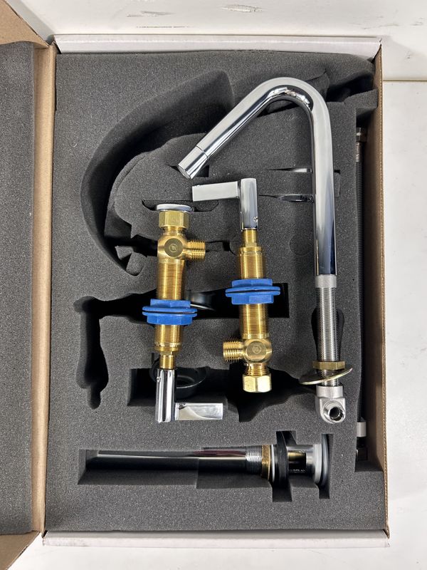 California Faucets: Widespread Faucet