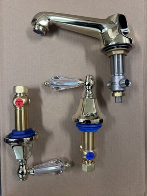 W/S Faucet w ZERODRAIN &amp; Crystal Levers (Polished Brass)