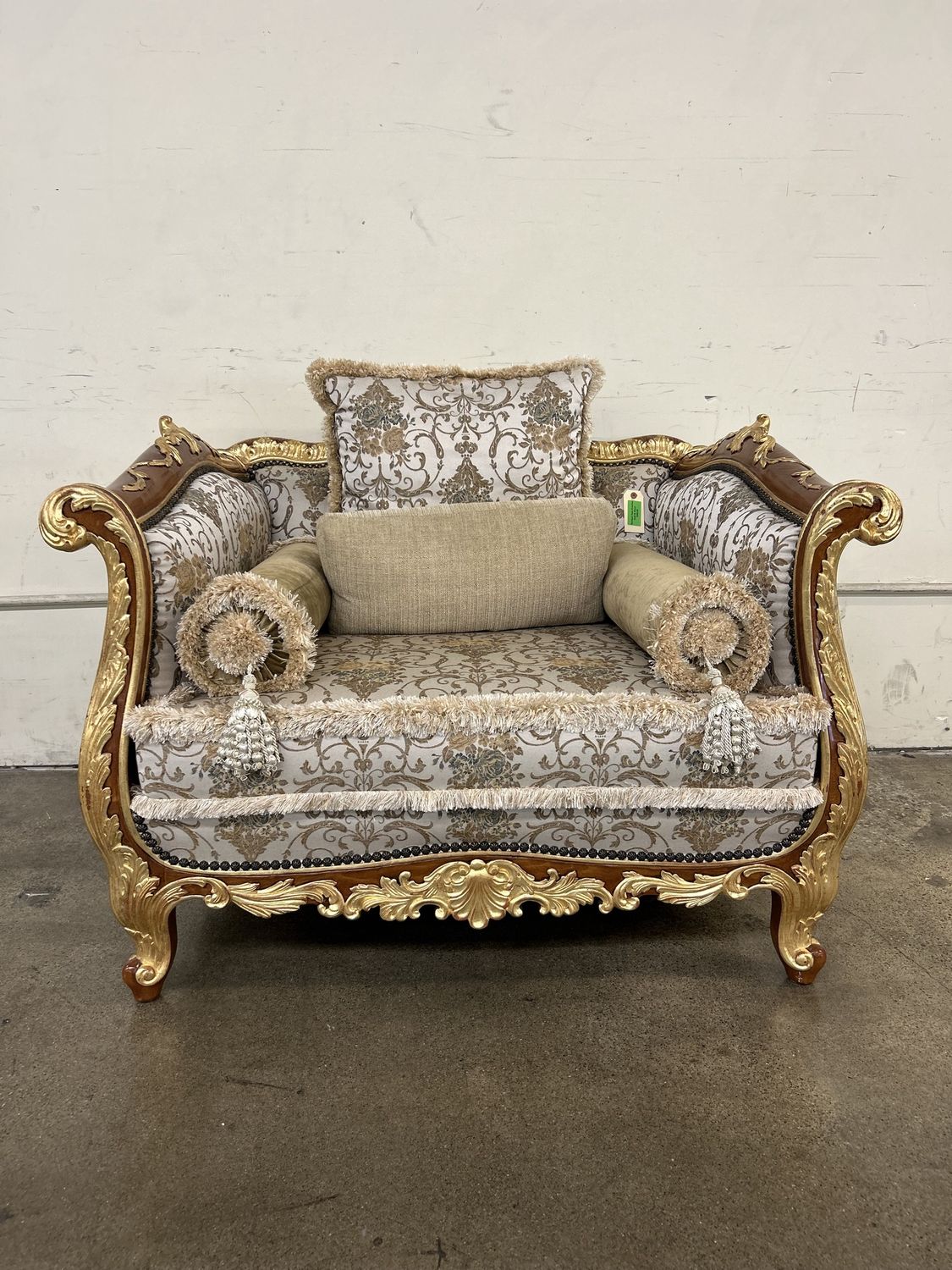 Saint Germain Loveseat