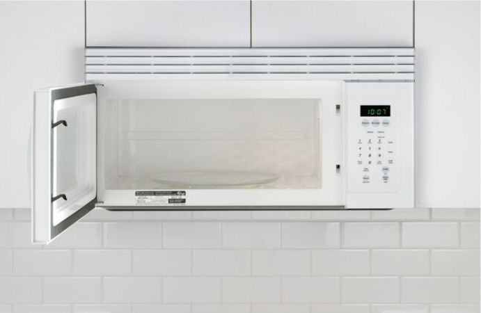 1.5-cu ft 900-Watt Over-the-Range Microwave with Sensor Cooking (White)
