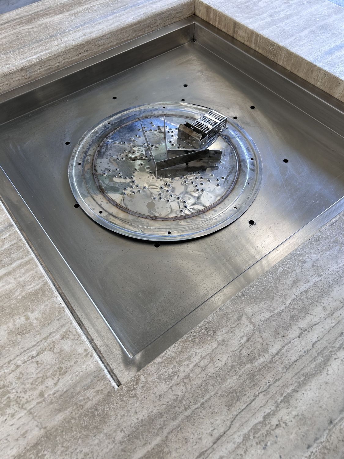 Mason Square Fire Table