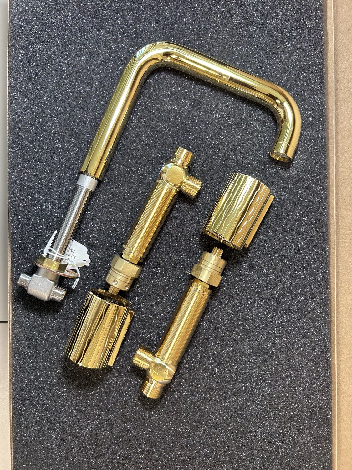 Jalama 8" Widespread Lavatory Faucet - Rivulet Handle