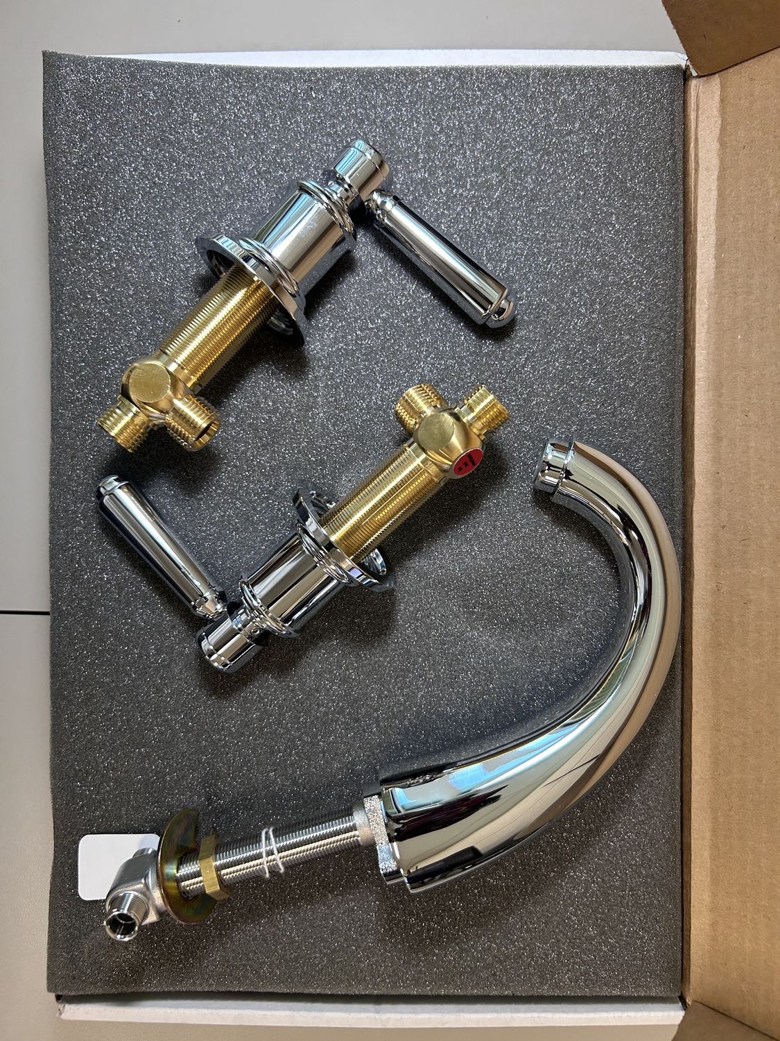 Coronado 8" Widespread Lavatory Faucet