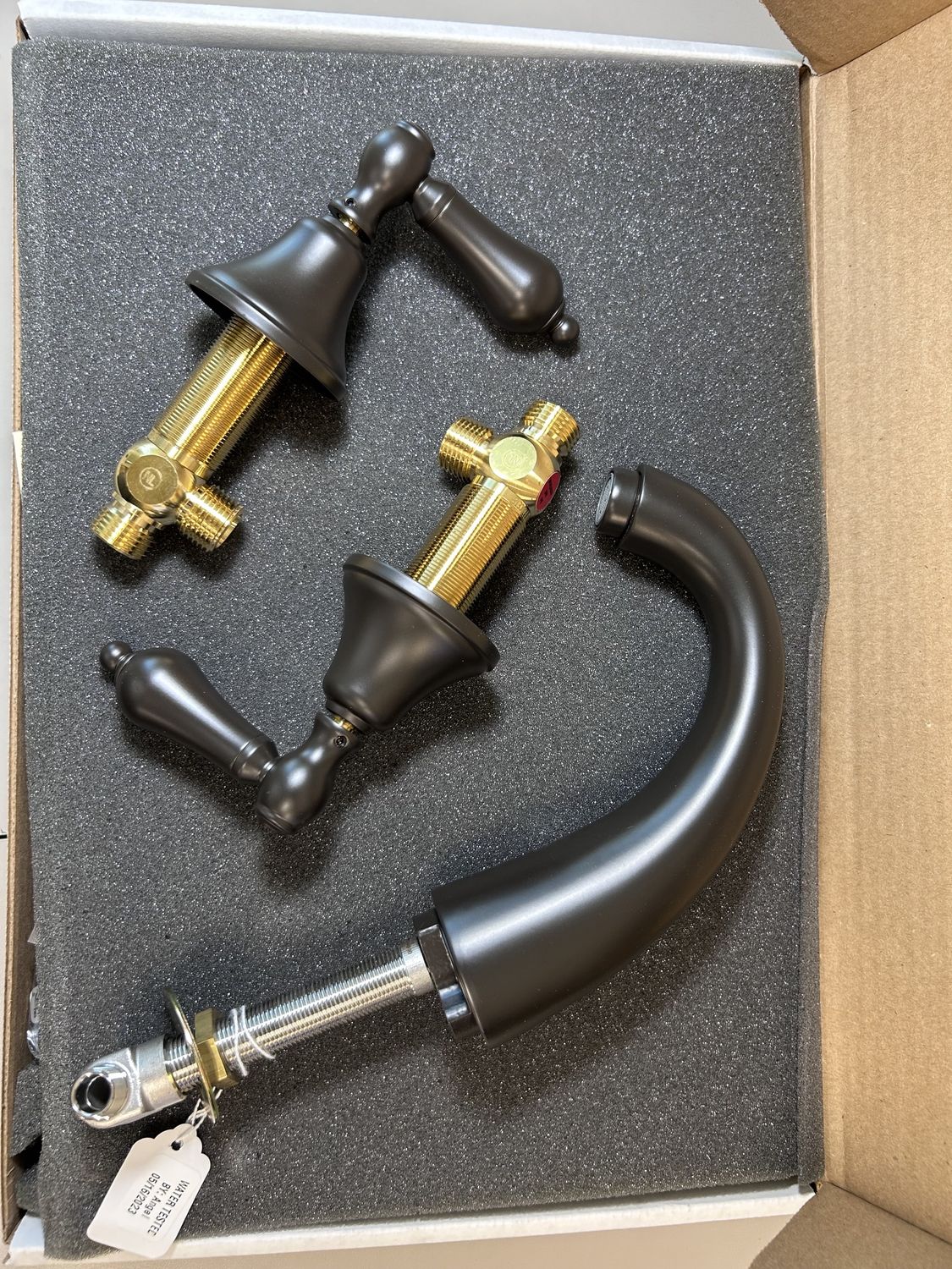 Coronado 8" Widespread Lavatory Faucet