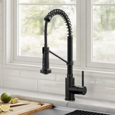 Commercial Style 2-Function Single Handle Pull Down Kitchen Faucet in Matte Black